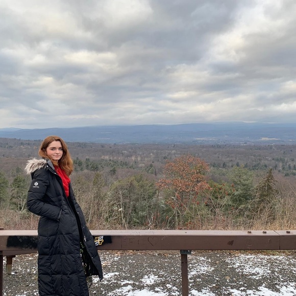 Meet your Posher, Jade - Picture 1 of 1